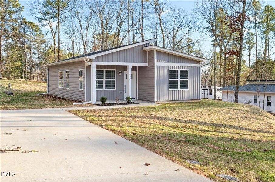 02-929 Jasmine - Open Peek Media-2