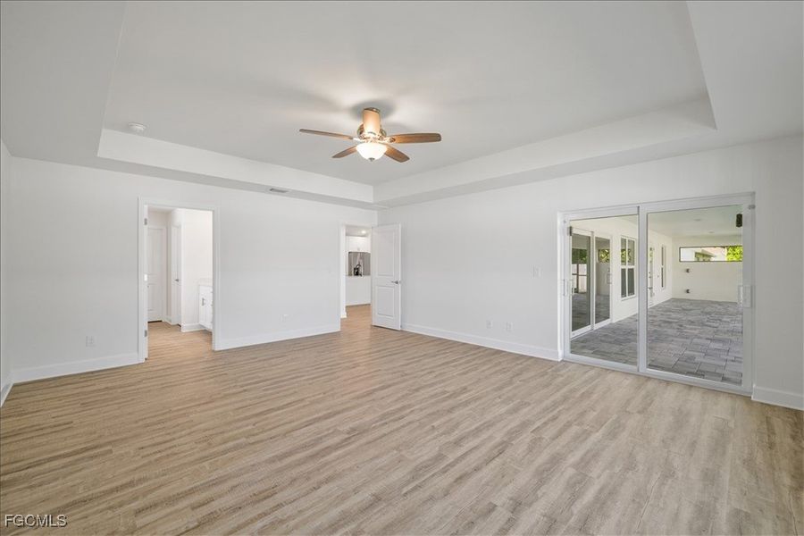 Spacious, unfurnished interior of a new home in Cape Coral, Cape Coral (Image 27).
