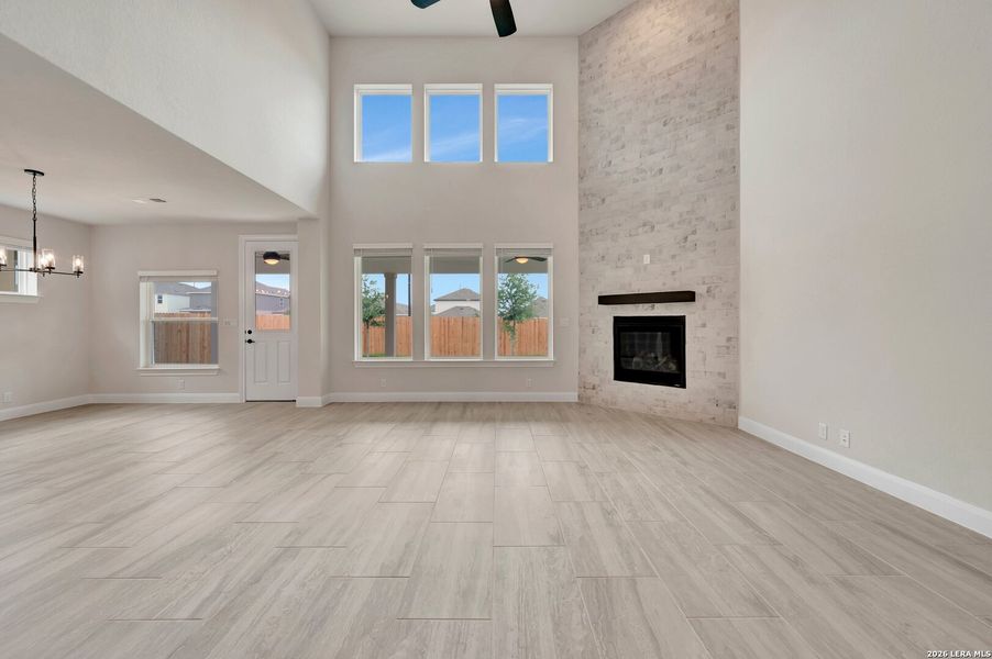 Spacious, unfurnished interior of a new home in Davis Ranch 60', San Antonio (Image 45). Spacious, unfurnished interior of a new home in Davis Ranch 60', San Antonio (Image 45).