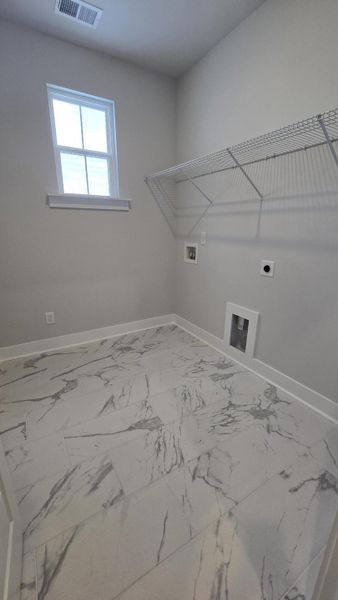 Spacious, unfurnished interior of a new home in , Summerville (Image 16).