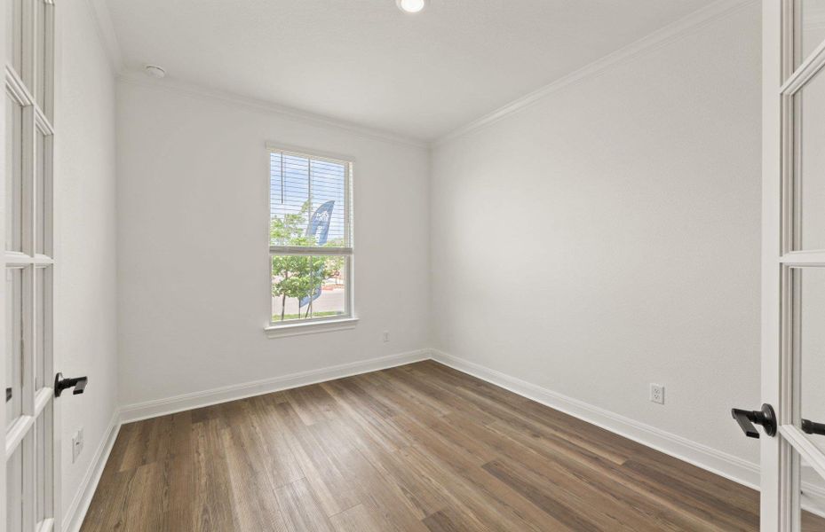 Spacious, unfurnished interior of a new home in Santa Rita Ranch, Liberty Hill (Image 15).