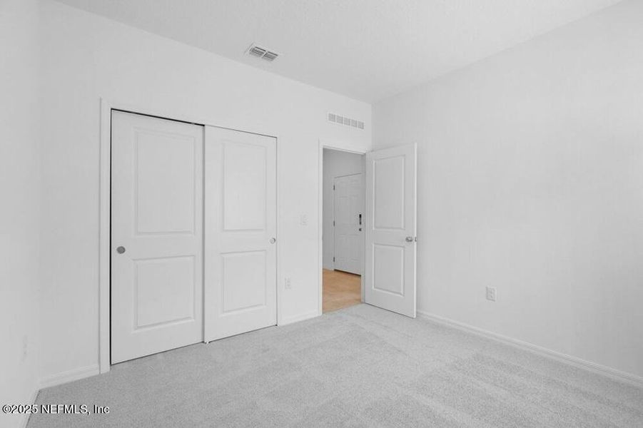 Spacious, unfurnished interior of a new home in Coopers Meadow, Jacksonville (Image 17).