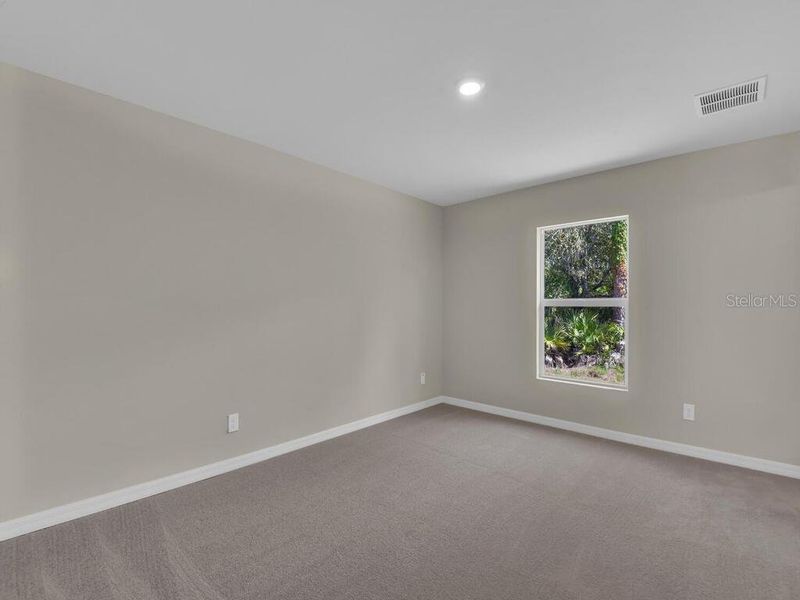 Spacious, unfurnished interior of a new home in , Port Charlotte (Image 7).