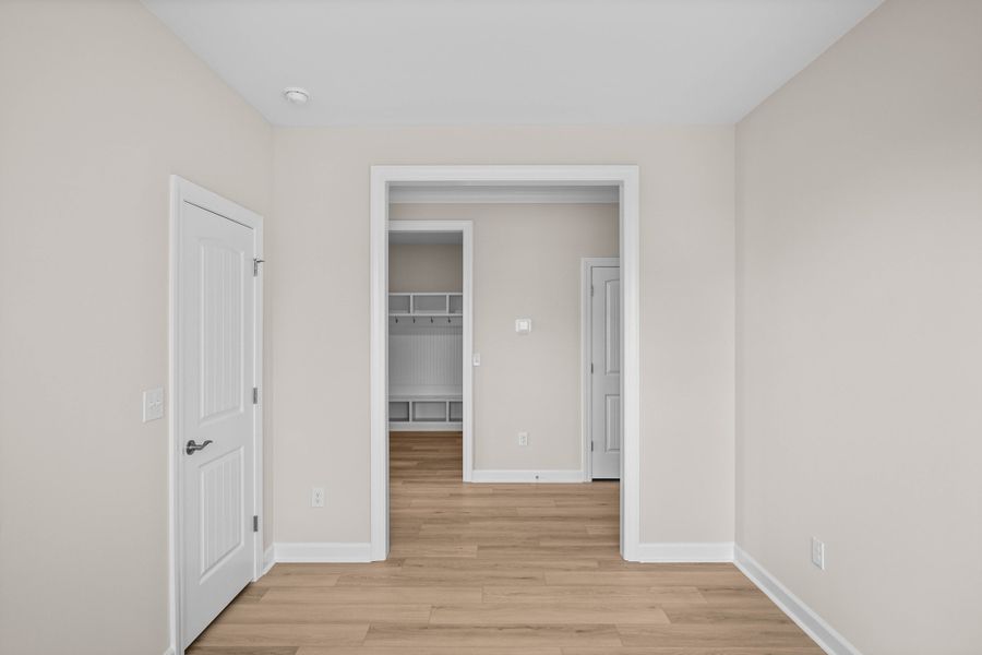Spacious, unfurnished interior of a new home in Coastal Club of the Carolinas, Calabash (Image 10).