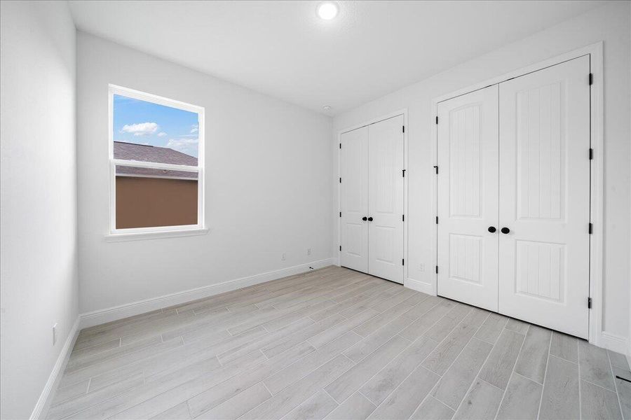 Spacious, unfurnished interior of a new home in , Fort Pierce (Image 18).