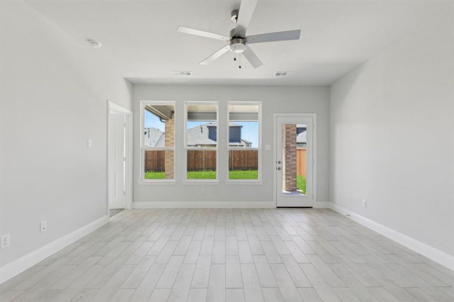 Spacious, unfurnished interior of a new home in Santorini, Seagoville (Image 21). Spacious, unfurnished interior of a new home in Santorini, Seagoville (Image 21).