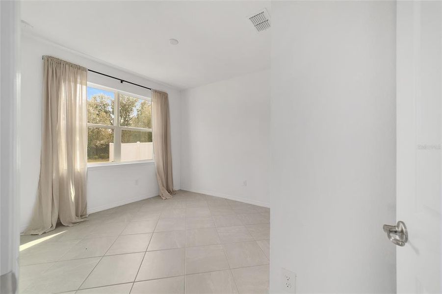 Spacious, unfurnished interior of a new home in Calesa Township, Ocala (Image 27).