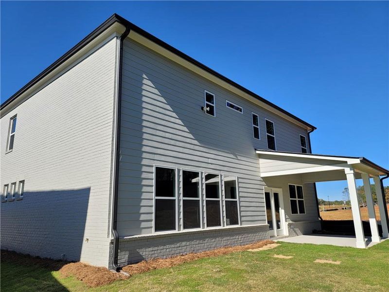 Exterior details and patio area of a home in Pinecrest Ridge, Dacula (Image 3).
