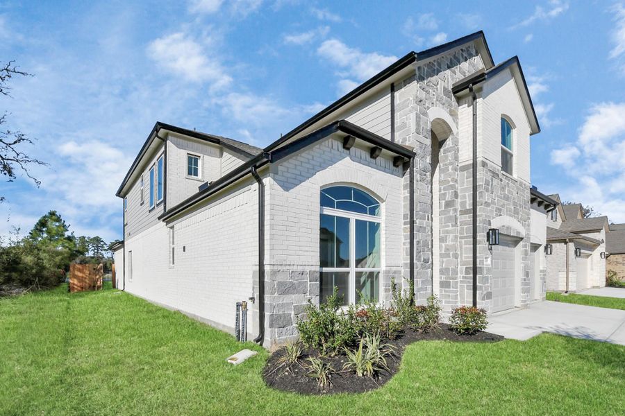 Example of completed home with similar floor plan. Colors and selections of completed home may vary. Example of completed home with similar floor plan. Colors and selections of completed home may vary.