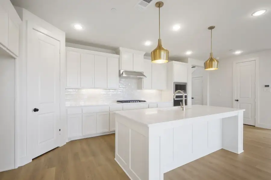 3160 Sir River - Kitchen