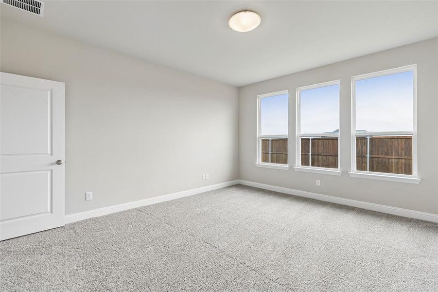 Spacious, unfurnished interior of a new home in Venetian, Weston (Image 19).