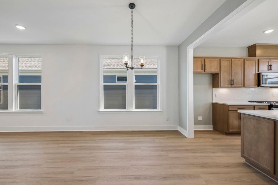 Spacious, unfurnished interior of a new home in Del Webb Barton Village, Lebanon (Image 28).