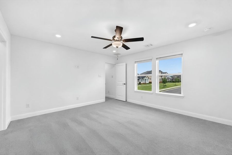 Spacious, unfurnished interior of a new home in Cross Creek Meadows, Celina (Image 18).