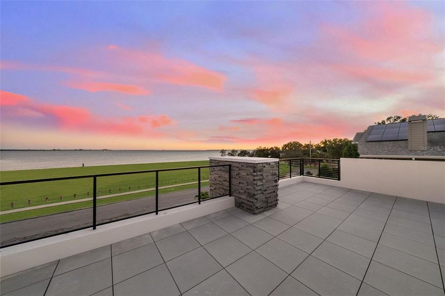 Exterior details and patio area of a home in , Tampa (Image 29).