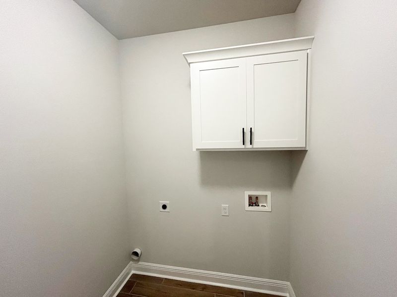 Spacious, unfurnished interior of a new home in The Bluffs at Lafayette, Freeport (Image 11).