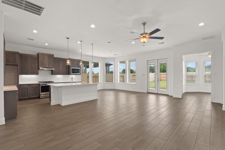 Spacious, unfurnished interior of a new home in Artavia, Conroe (Image 29).