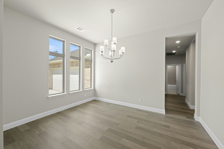 Spacious, unfurnished interior of a new home in Kentsdale Farms, DeSoto (Image 20).