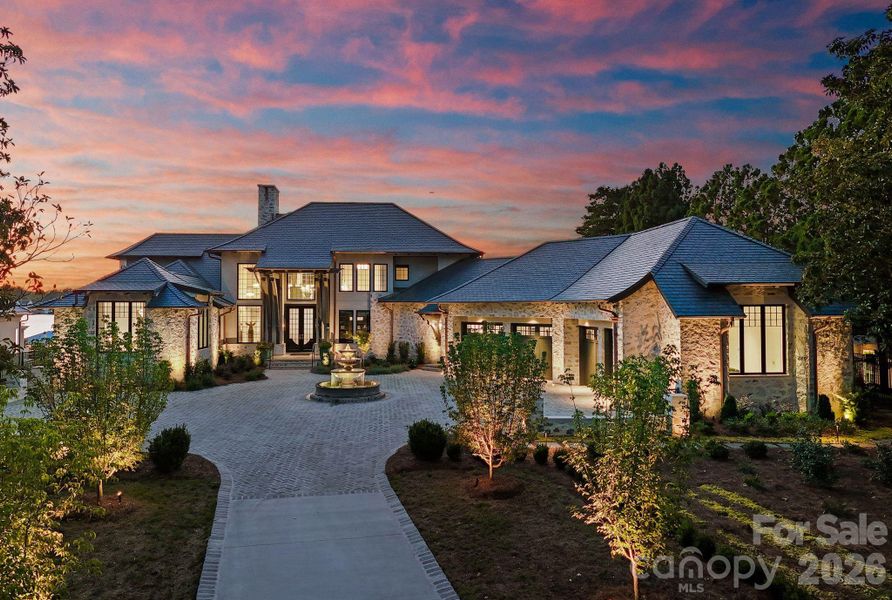 Community amenities in , Cornelius (Image 39).