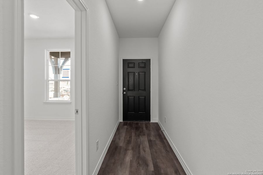Spacious, unfurnished interior of a new home in The Overlook at Creekside, New Braunfels (Image 17).