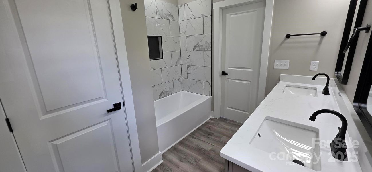 Furnished interior view inside a new home in , Gastonia (Image 10).