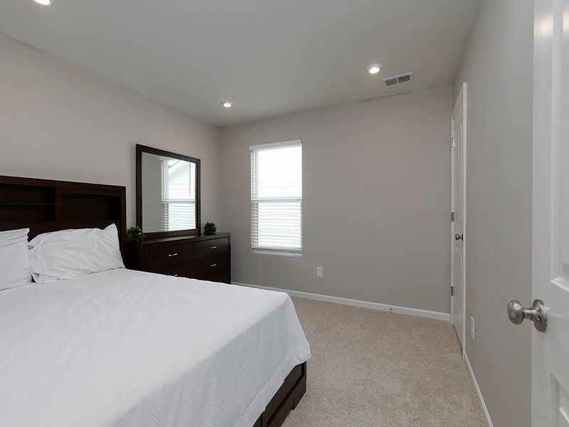 Furnished interior view inside a new home in , Dallas (Image 33). Furnished interior view inside a new home in , Dallas (Image 33).