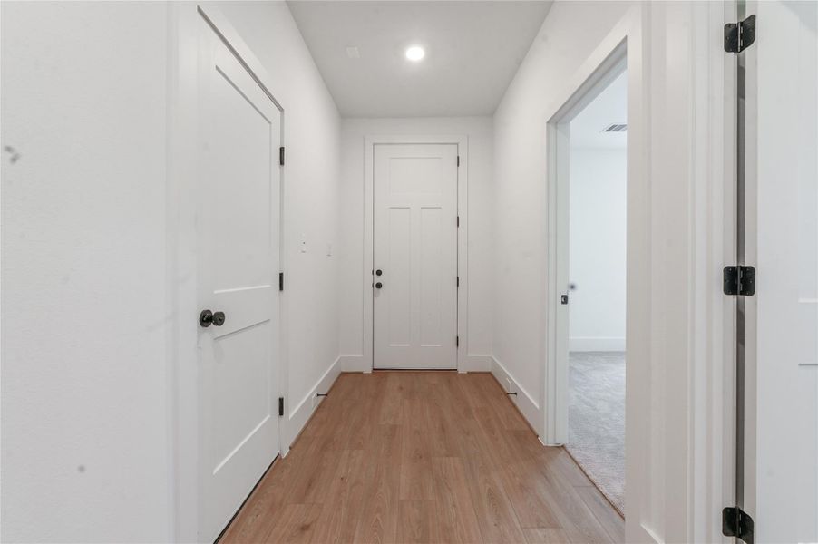 Spacious, unfurnished interior of a new home in , Houston (Image 16).