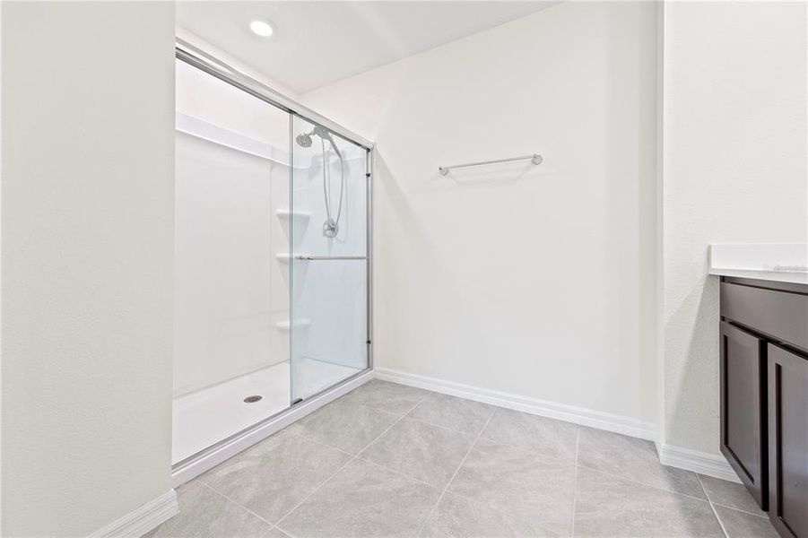 Spacious, unfurnished interior of a new home in Avalon Woods, Newberry (Image 20). Spacious, unfurnished interior of a new home in Avalon Woods, Newberry (Image 20).