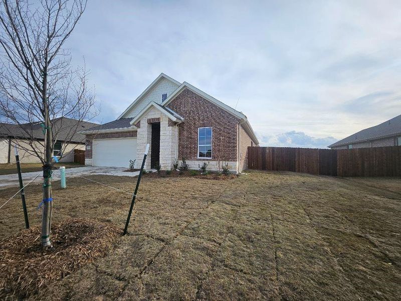 Image 12 of a home in Aero Vista.