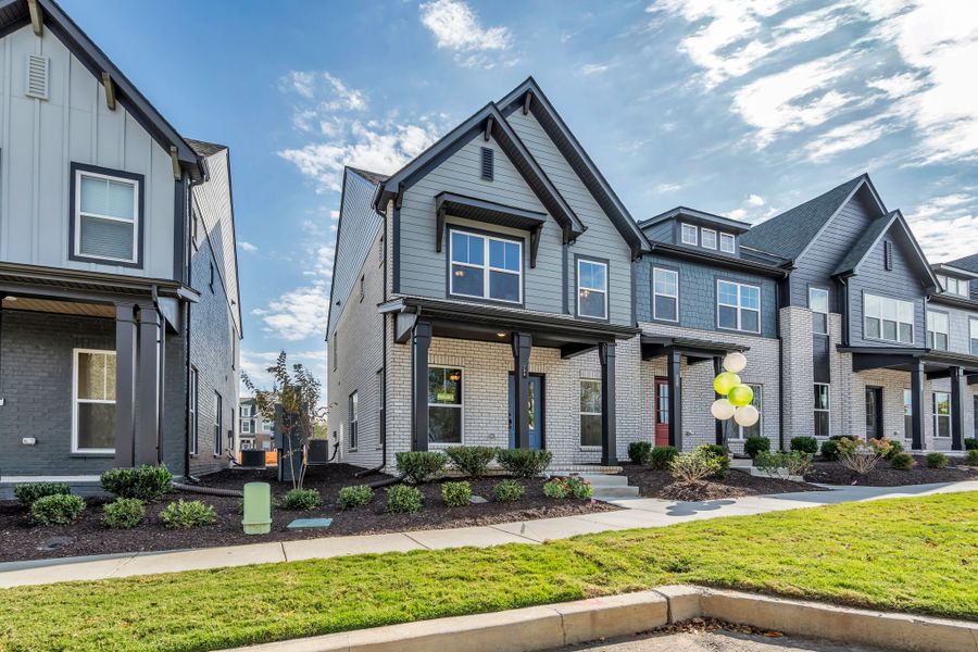 Front exterior of a new home in Anderson Park, Hendersonville, TN, highlighting curb appeal (Image 1). Front exterior of a new home in Anderson Park, Hendersonville, TN, highlighting curb appeal (Image 1).
