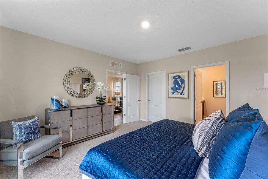 Furnished interior view inside a new home in Kindred, Kissimmee (Image 11).
