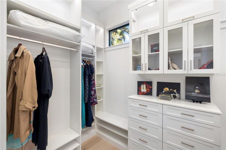 Furnished interior view inside a new home in , Sarasota (Image 64).