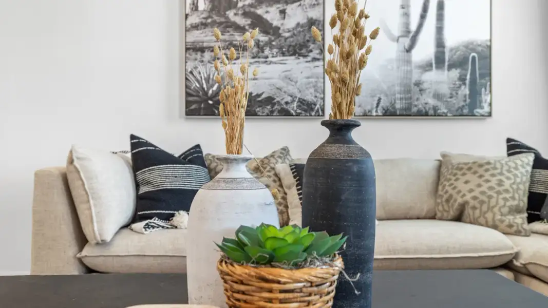 Close-up of interior finishes inside a home in Rio Rancho Estates, Wittmann (Image 21).