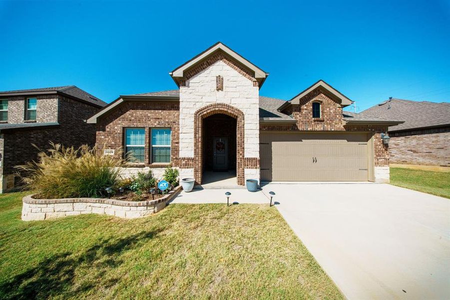 9913 Autumn Leaves Lane, Aubrey- Silverado West 9913 Autumn Leaves Lane, Aubrey- Silverado West
