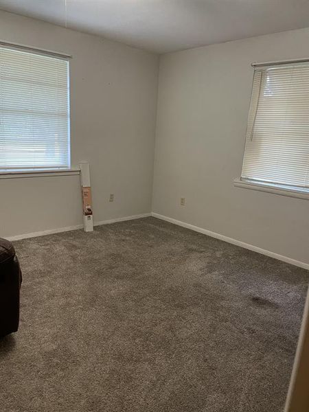 Spacious, unfurnished interior of a new home in , Bangs (Image 11).