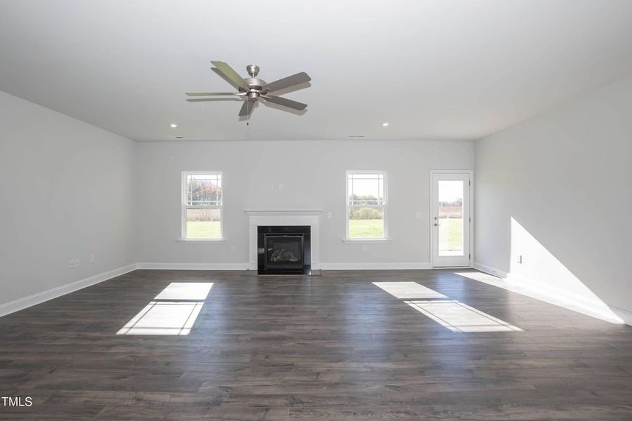 Representative unfurnished interior of a home built from the 2906 by Adams Homes in Norris Landing, Snellville (Image 27).