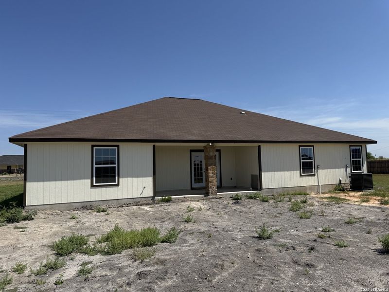 Exterior details and patio area of a home in , Natalia (Image 17).