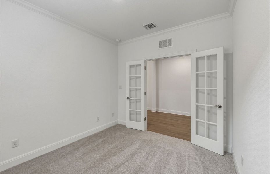 Spacious, unfurnished interior of a new home in Saddleback at Santa Rita Ranch, Liberty Hill (Image 38).