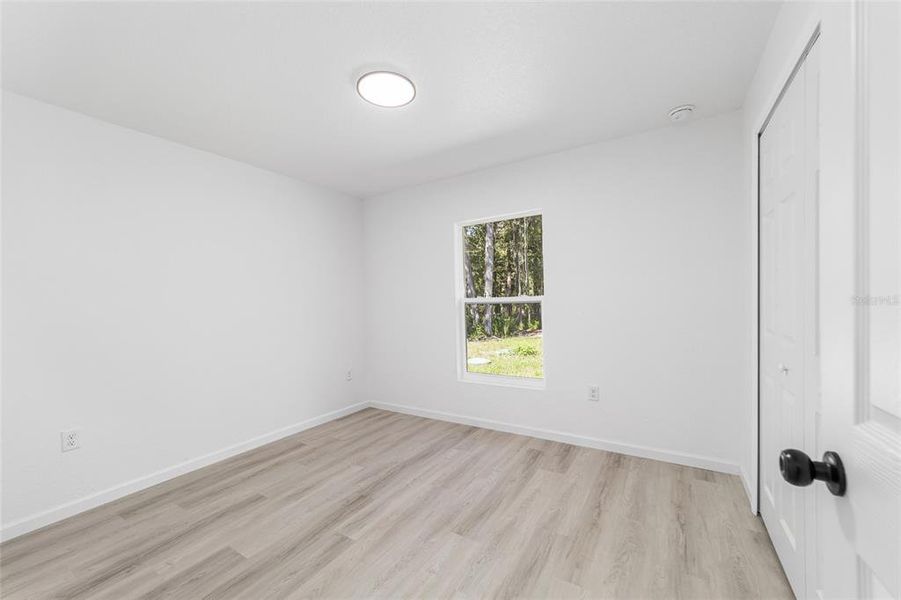Spacious, unfurnished interior of a new home in , Ocala (Image 38).