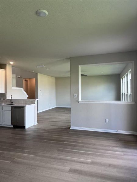 Spacious, unfurnished interior of a new home in Briarwood, Elgin (Image 10).