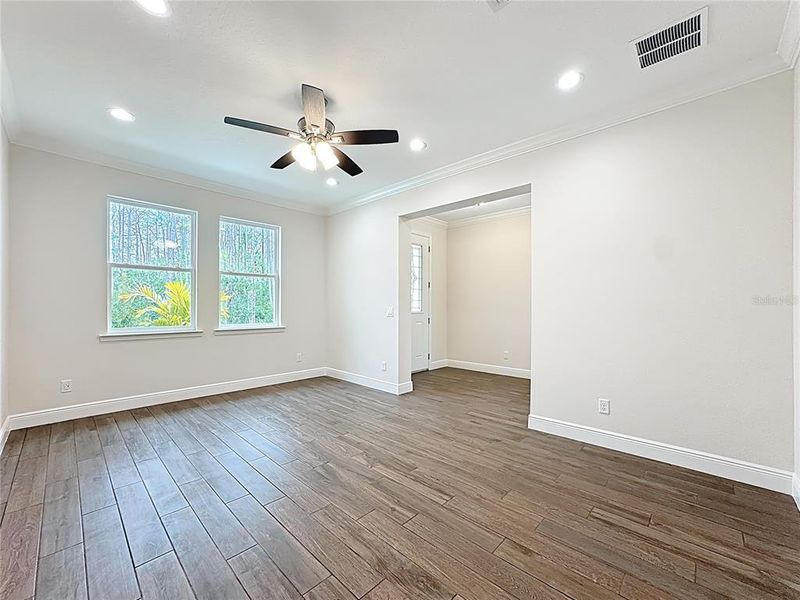 Spacious, unfurnished interior of a new home in , Orlando (Image 58).