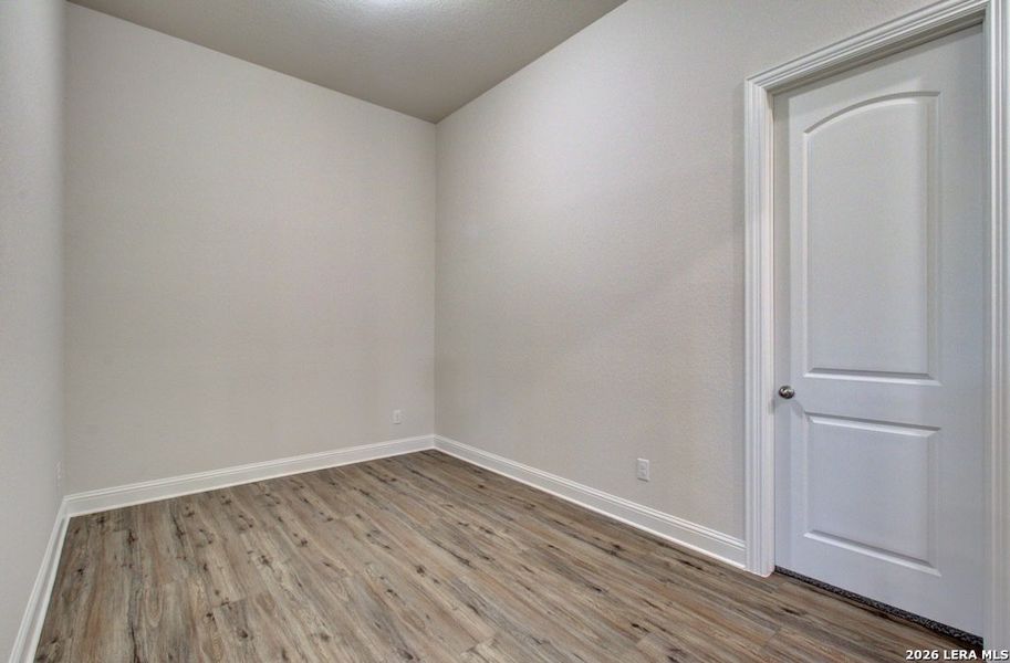 Spacious, unfurnished interior of a new home in Veramendi, New Braunfels (Image 12).
