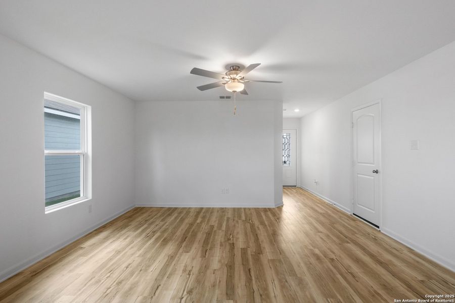 Spacious, unfurnished interior of a new home in Blue Wing, San Antonio (Image 10). Spacious, unfurnished interior of a new home in Blue Wing, San Antonio (Image 10).