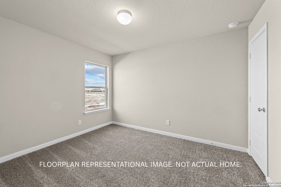 Spacious, unfurnished interior of a new home in Winding Brook, San Antonio (Image 11).