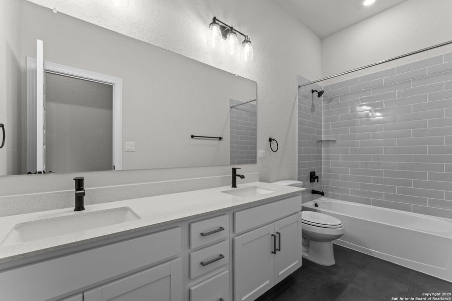 Furnished interior view inside a new home in Davis Ranch 60', San Antonio (Image 8). Furnished interior view inside a new home in Davis Ranch 60', San Antonio (Image 8).