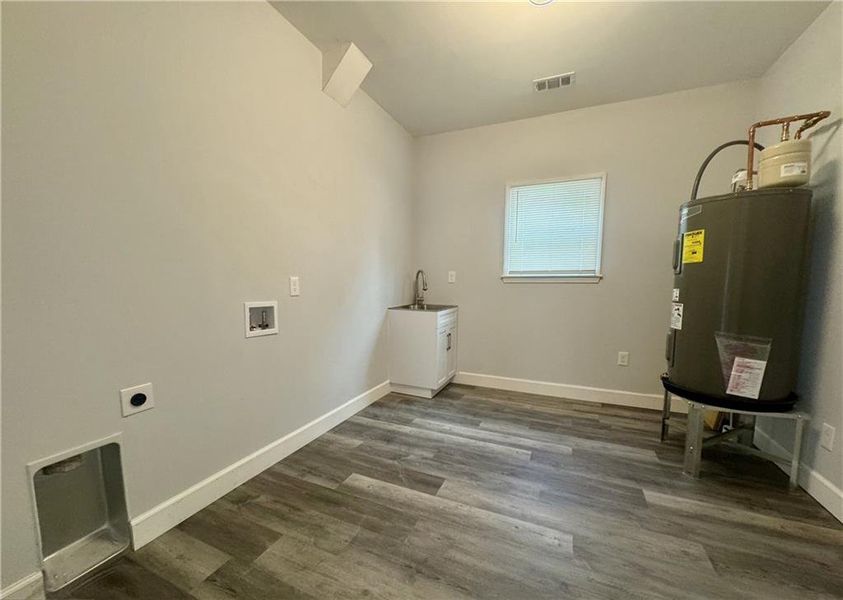 Spacious, unfurnished interior of a new home in , Rex (Image 7).