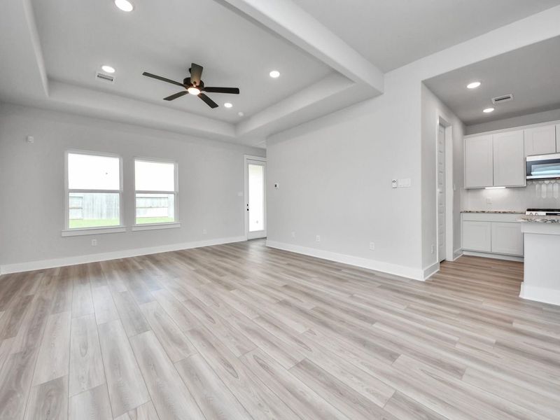 Spacious, unfurnished interior of a new home in Sunterra, Katy (Image 25). Spacious, unfurnished interior of a new home in Sunterra, Katy (Image 25).