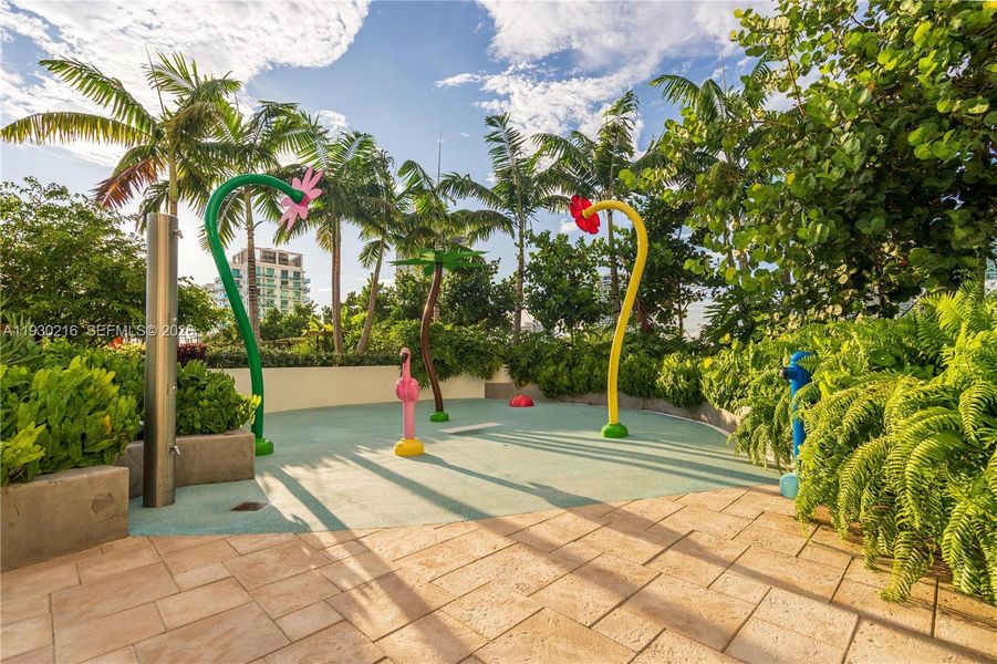 Community amenities in Aria Reserve, Miami (Image 78).