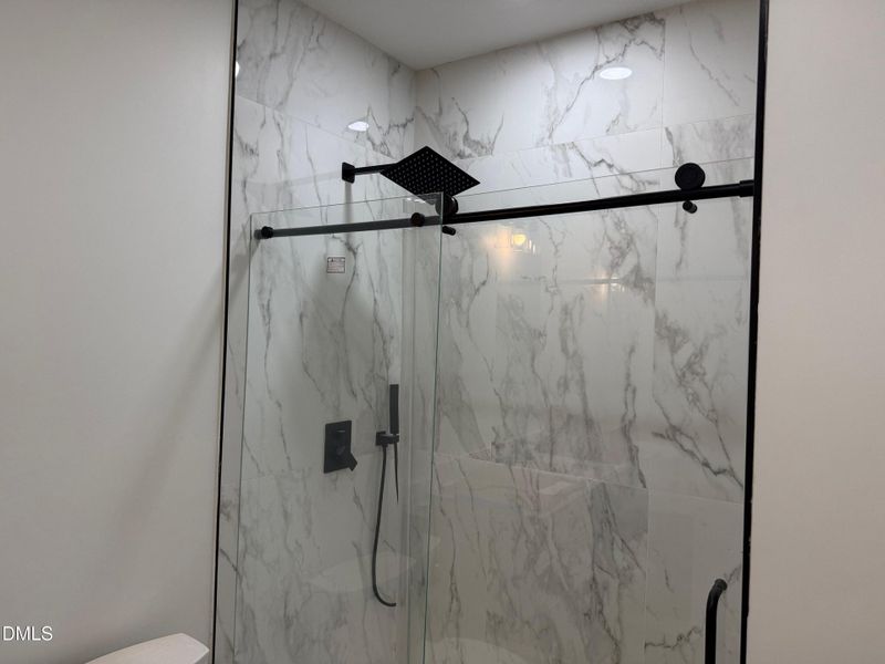 16b074a7-d70f-47a4-a043-1e8a7991f5e2