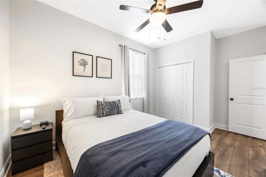 Furnished interior view inside a new home in , Tarpon Springs (Image 47).