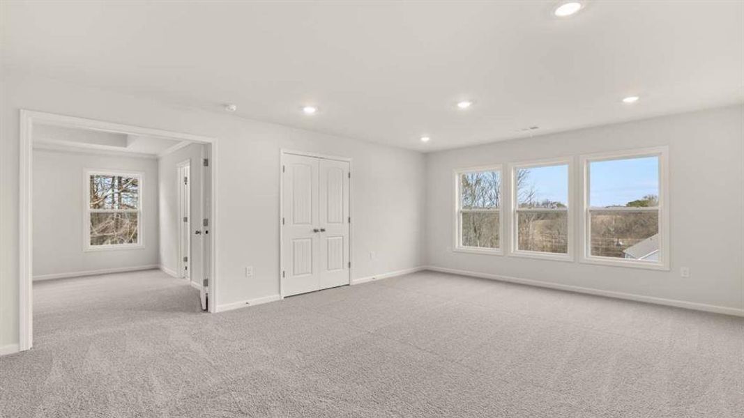 Spacious, unfurnished interior of a new home in Holland Estates, Powder Springs (Image 32).